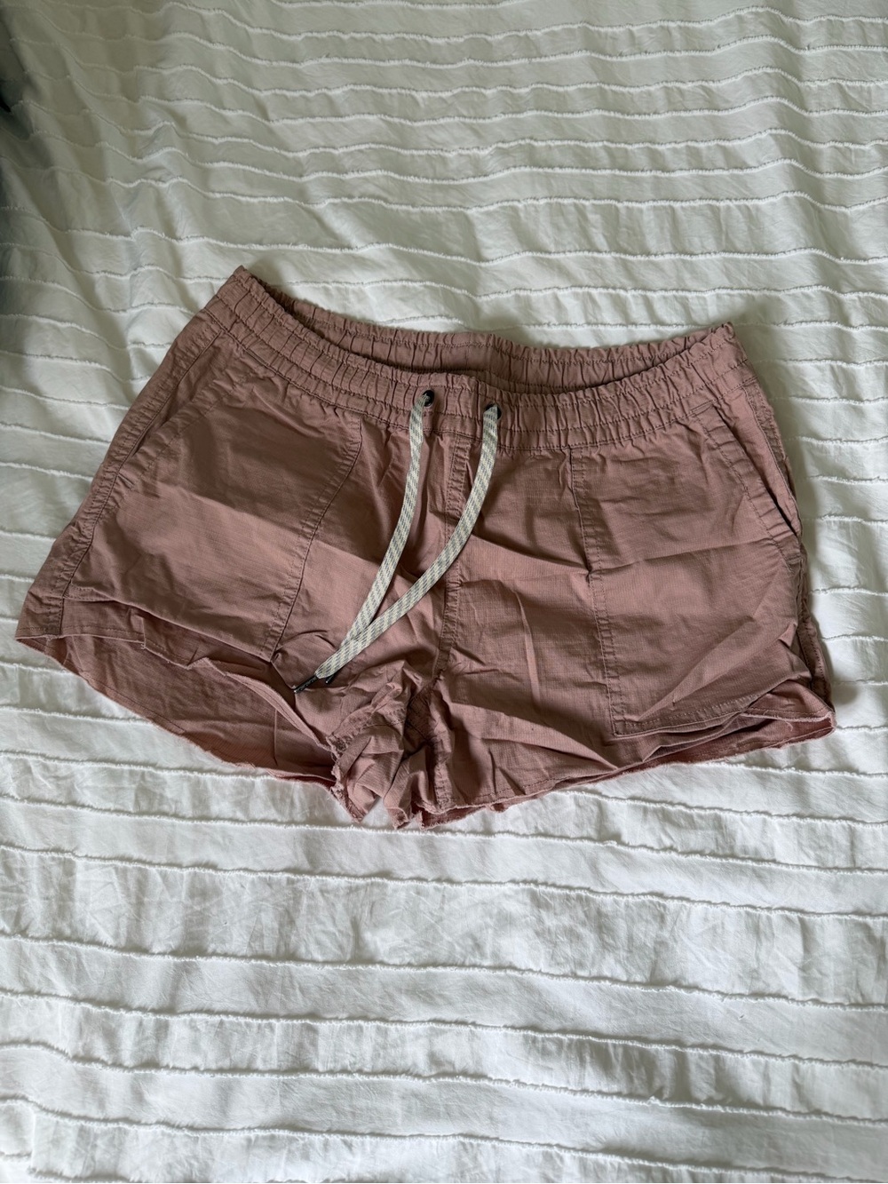 Vuori Women’s Drawstring Athletic Shorts in Dusty Rose
